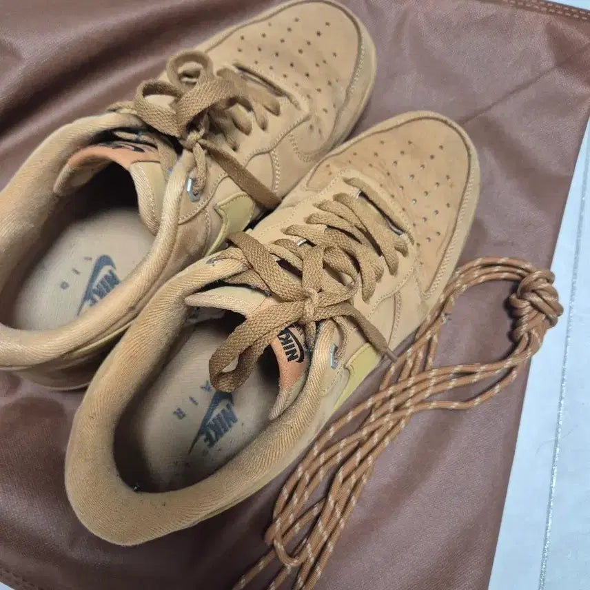 [BUNJANG] Nike Air Force 1 'Wheat' Extra Laces / [275] 나이키 된장포스 추가끈 제공