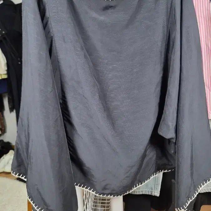 [BUNJANG] Massimo Dutti Black Loose Fit Blouse with Stitch Detail / 마시모두띠 블랙 루즈핏 블라우스