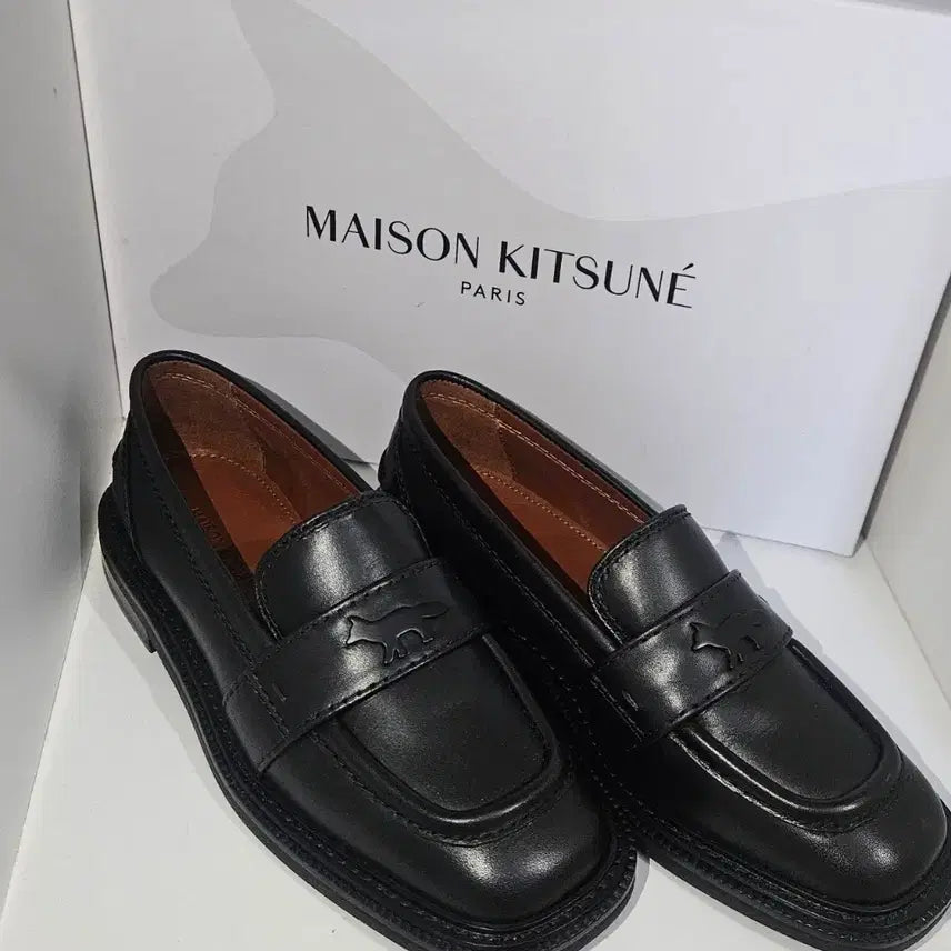 [BUNJANG] Maison Kitsuné Leather Loafers Size 37 (240) / 메종키츠네 가죽 로퍼 37 사이즈 / 240 사이즈