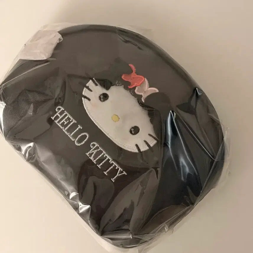 [BUNJANG] Sanrio Hello Kitty Floral Pouch / 꽃무늬 헬로키티 블랙 파우치 (산리오 정품)