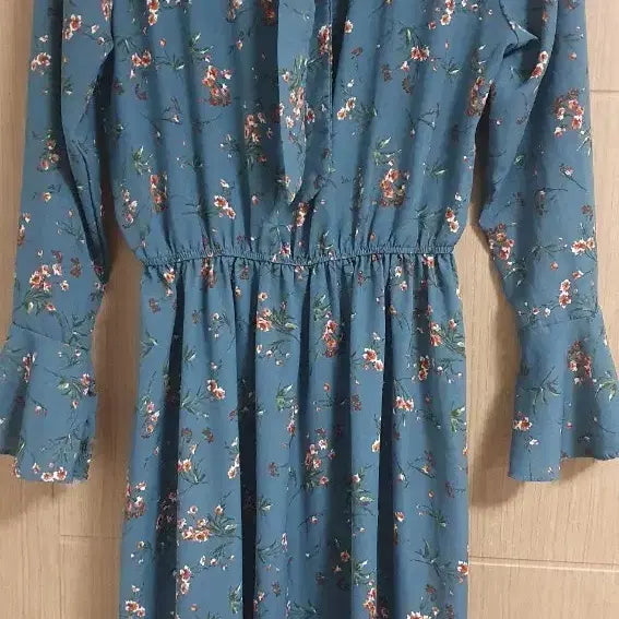 [BUNJANG] V-Neck Ribbon Midi Dress / V넥 리본 원피스