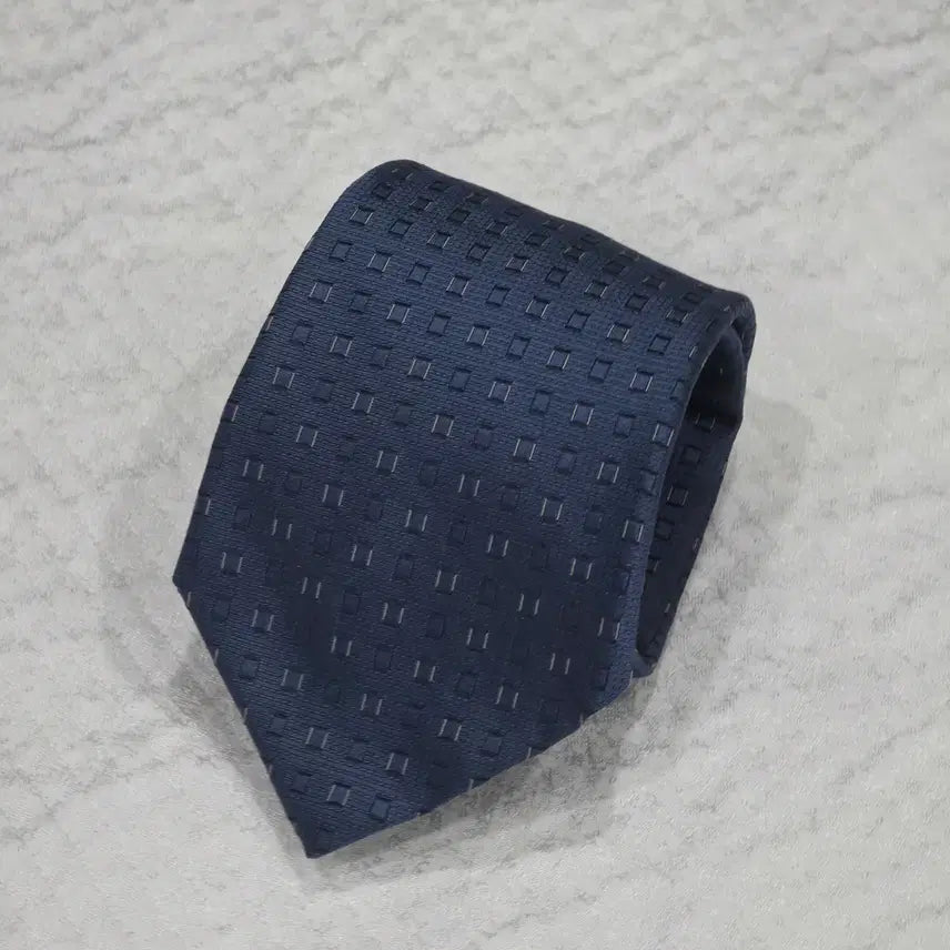 [BUNJANG] Dior Homme New Navy Square Silk Tie 8.7cm / 디올옴므 신형 네이비 스퀘어 실크 넥타이 8.7cm 남성복 정장 명품 넥타이