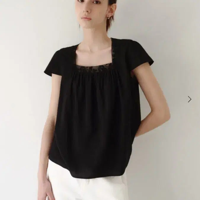 [BUNJANG] Ssie Nea Lace Trimmed Black Blouse / 새상품 S 시에 네아 레이스 트리밍 블랙 블라우스