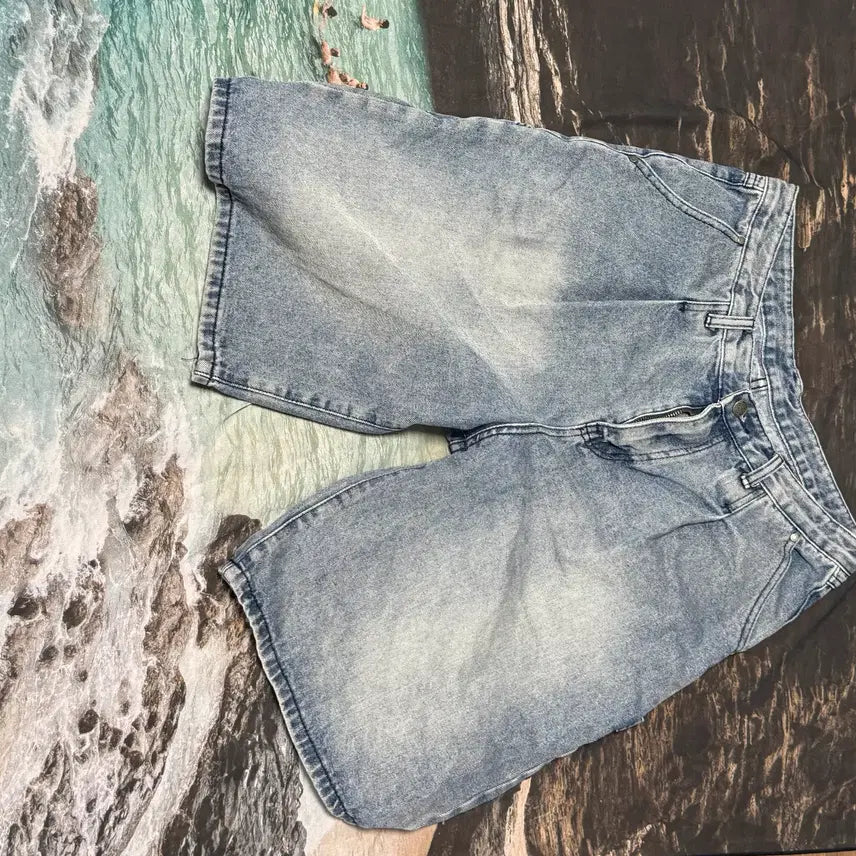 [BUNJANG] DIMITRYBLACK Bio-Washed Carpenter Bermuda Denim Pants - Light Blue (Size 3 / 34) / 디미트리블랙 바이오워싱 카펜터 버뮤다 데님 팬츠 / 라이트 블루 3(34)