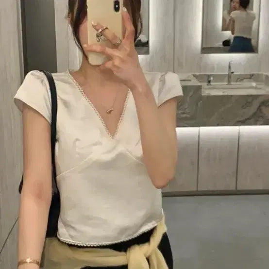 [BUNJANG] Modern Robe Views Lace V-Neck Short Sleeve Blouse / 모던로브 뷰즈 레이스 브이넥 반팔 블라우스