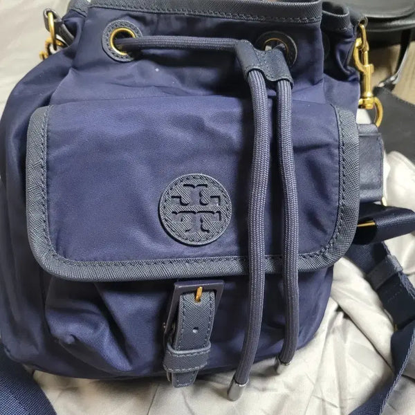 [BUNJANG] Tory Burch Navy Nylon Shoulder Crossbody Bag / 토리버치 네이비 나일론 숄더 크로스백
