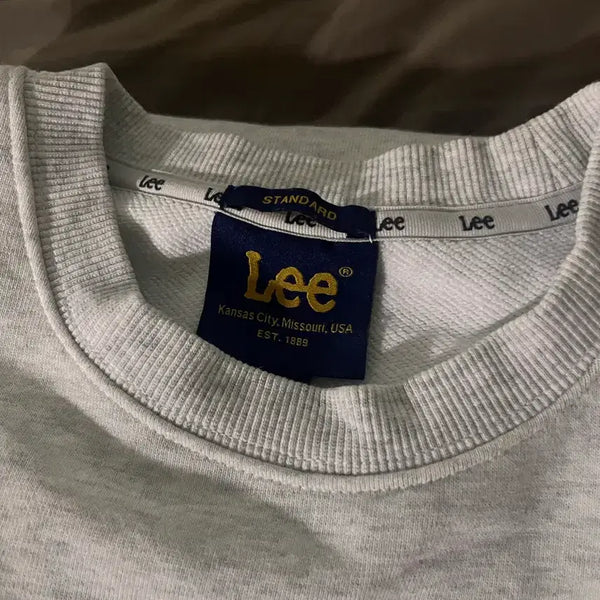 [BUNJANG] Lee Sweatshirt / 리 맨투맨