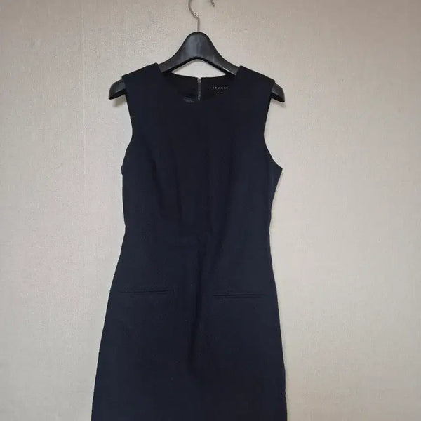 [BUNJANG] Theory Sleeveless Midi Dress Navy Size 4 / Theory 띠어리  남색 민소매 원피스 4