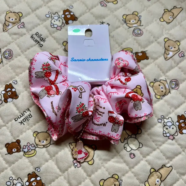 [BUNJANG] Sanrio Marron Cream Charm Hair Scrunchie / 산리오 마론크림 참이 달린 헤어슈슈 스크런치 곱창끈