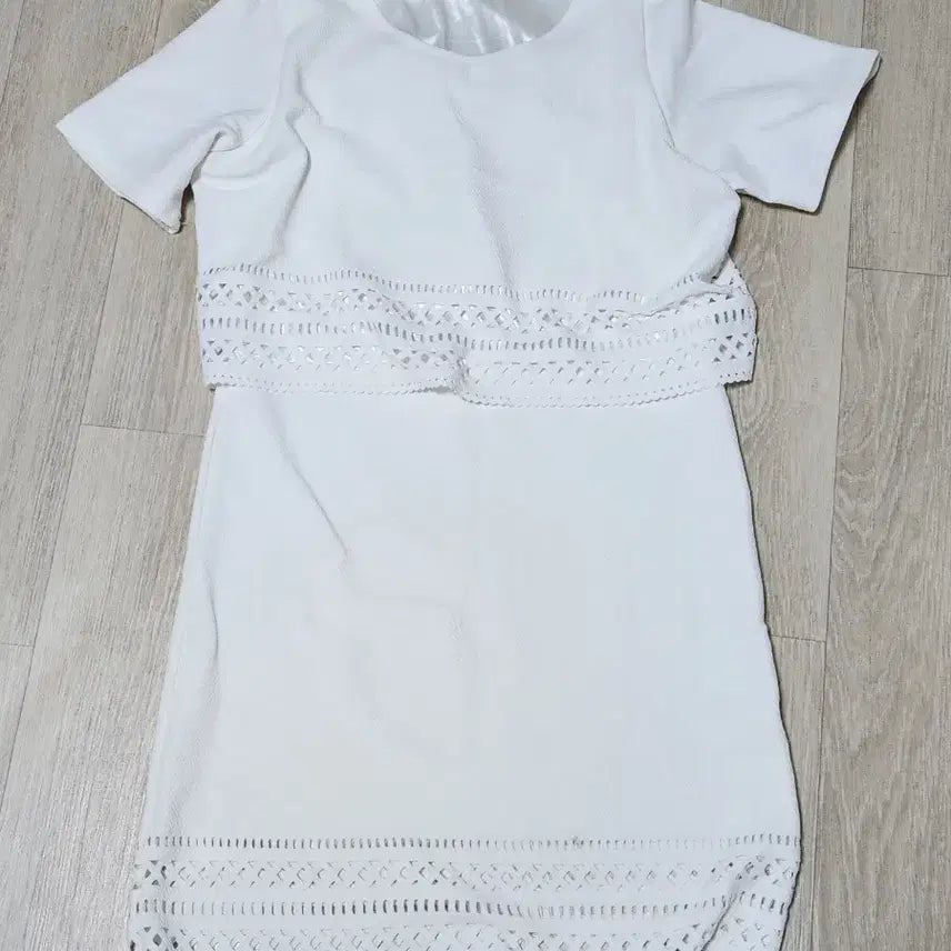 [BUNJANG] White Short-Sleeve Midi Dress / 흰색 반팔 원피스