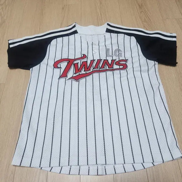 [BUNJANG] LG Twins Retired No. 9 Lee Byung-gyu Embroidered Jersey (Children's Size) / LG트윈스 영구결번 9번 이병규 자수유니폼 사이즈 초등학생 판매