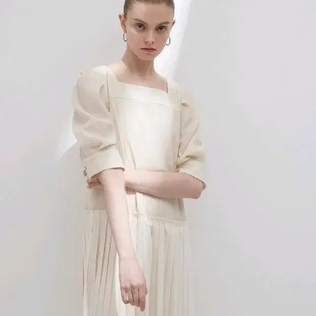 [BUNJANG] Be Muse Mansion Ivory Square Neck Puff Sleeve Pleated Long Dress / 비뮤즈 맨션 원피스 아이보리 55-66