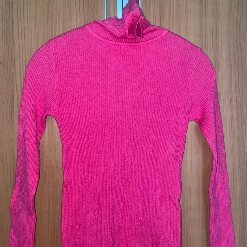 [BUNJANG] Hot Pink Turtleneck Top / 핫핑크 목폴라