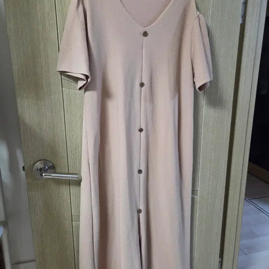[BUNJANG] Rouge Fit V-Neck Long Dress (Free Size) / 새상품 루즈핏 브이넥 롱 원피스 free