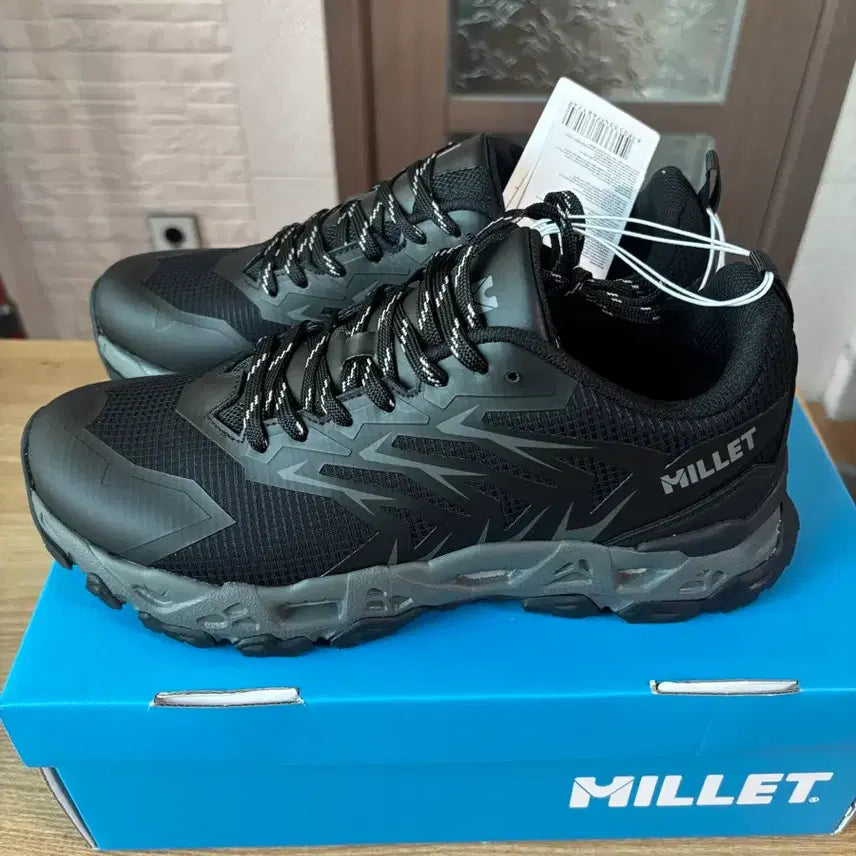 [BUNJANG] Millet Trekking Shoes Black / 밀레 트레킹화 블랙