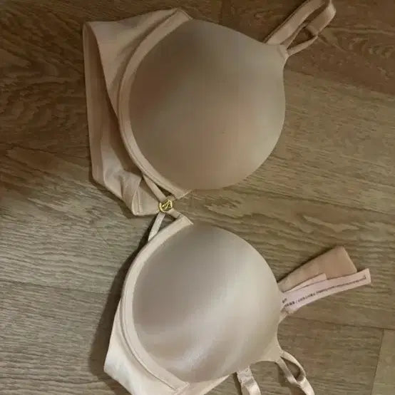 [BUNJANG] Victoria's Secret Bombshell Push-Up Bra 34AA 75A / 택안뗀새상품) 빅토리아시크릿 밤쉘 푸쉬업 브라 34AA 75a 빅시