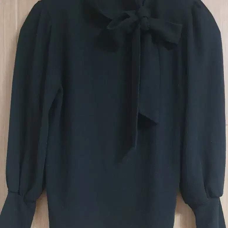[BUNJANG] Blureiss Black Ribbon Puff Sleeve Blouse / BLUREISS 블랙 리본 블라우스