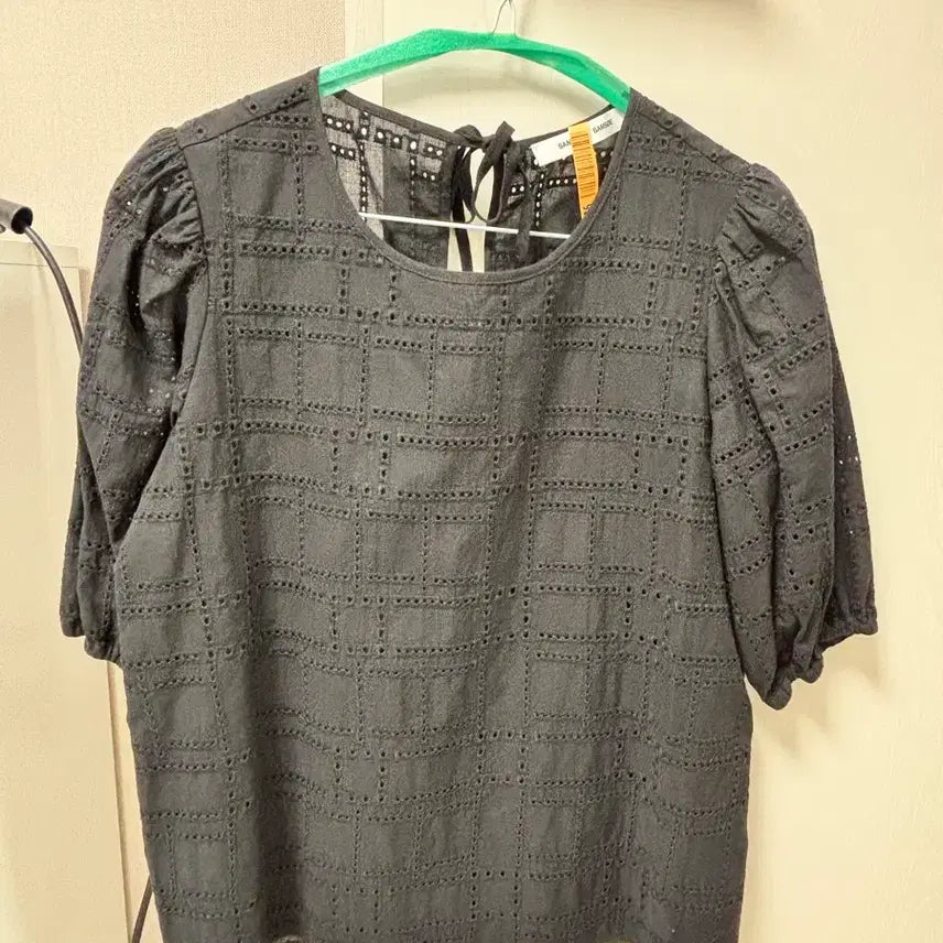 [BUNJANG] Form lounge Women's Punching Blouse Size 55 / 한섬 폼라운지 여성 펀칭블라우스 55사이즈