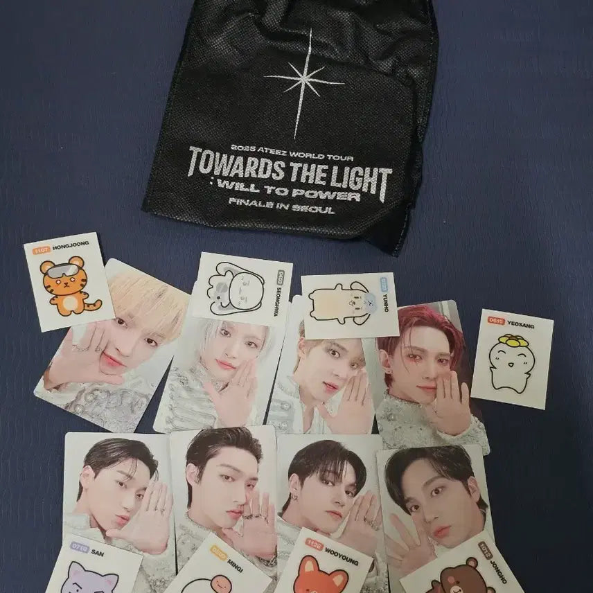 [BUNJANG] ATEEZ TOWARDS THE LIGHT Seoul Concert Check Kit (Photocard + Doll Sticker Set) / 에이티즈 TOWARDS THE LIGHT 서울 콘서트 사첵 키트 ( 포카 + 인형 띠부띠부씰) ateez