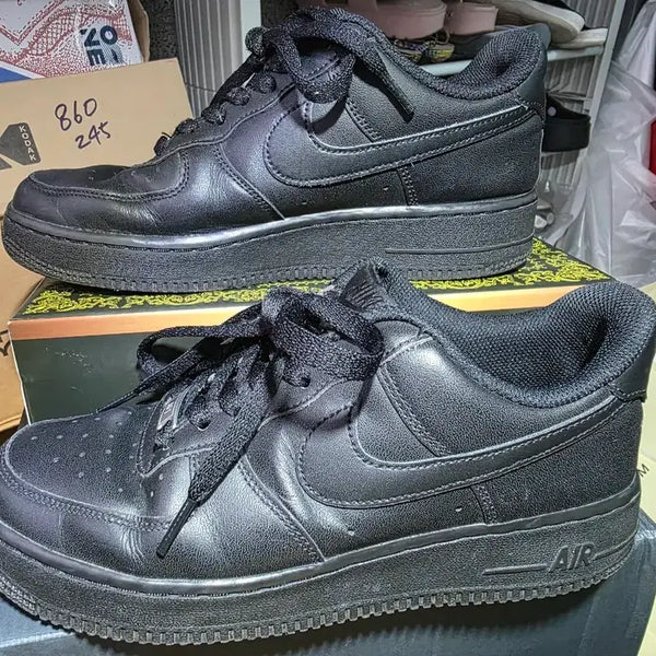 [BUNJANG] Nike Air Force 1 '07 All Black Sneakers (250mm) / 나이키 에어포스 1 '07 올블랙 250