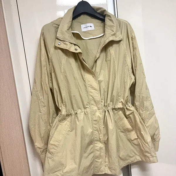 [BUNJANG] Lacoste Lightweight Hooded String Jumper Jacket - Yellow Beige / 22년 라코스테 LACOSTE 바스락 후드 스트링 점퍼 경량 바람막이 자켓 옐로우 베이지 간절기 장마철