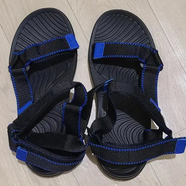 [BUNJANG] Running Shoes and Sandals / 샌들과 런닝화 입니다.