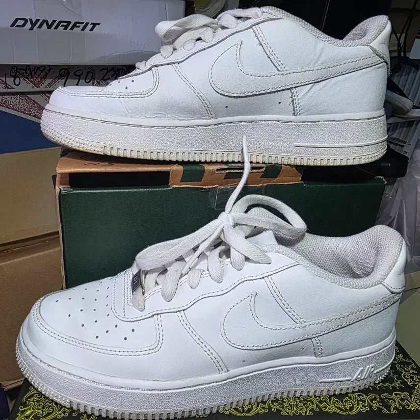 [BUNJANG] Nike Air Force 1 '07 White (240) / 나이키 에어포스 1 '07 화이트 240