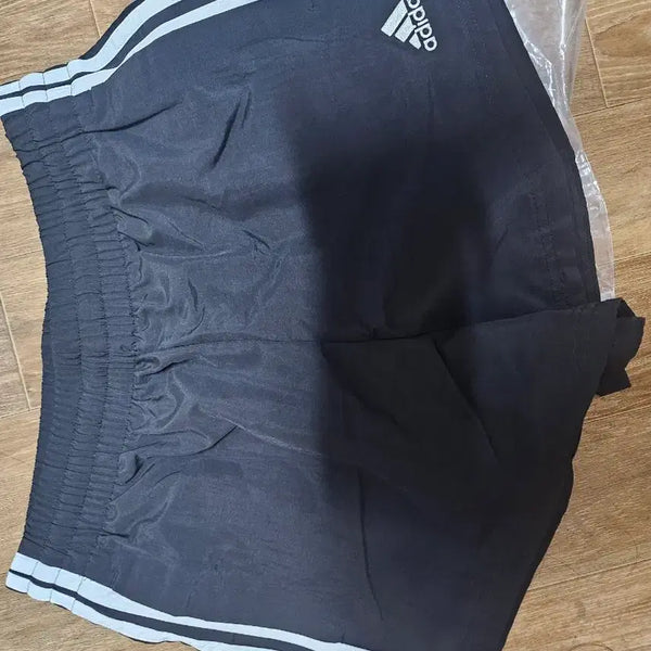 [BUNJANG] Adidas W 3S Woven Shorts HT3397 / 아디다스 W 3S 우븐 쇼츠 HT3397 S사이즈