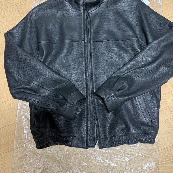 [BUNJANG] L Brand 26SS Highneck Leather Blouson Black / L 유스 26ss 하이넥 레더 블루종 블랙 급처가!