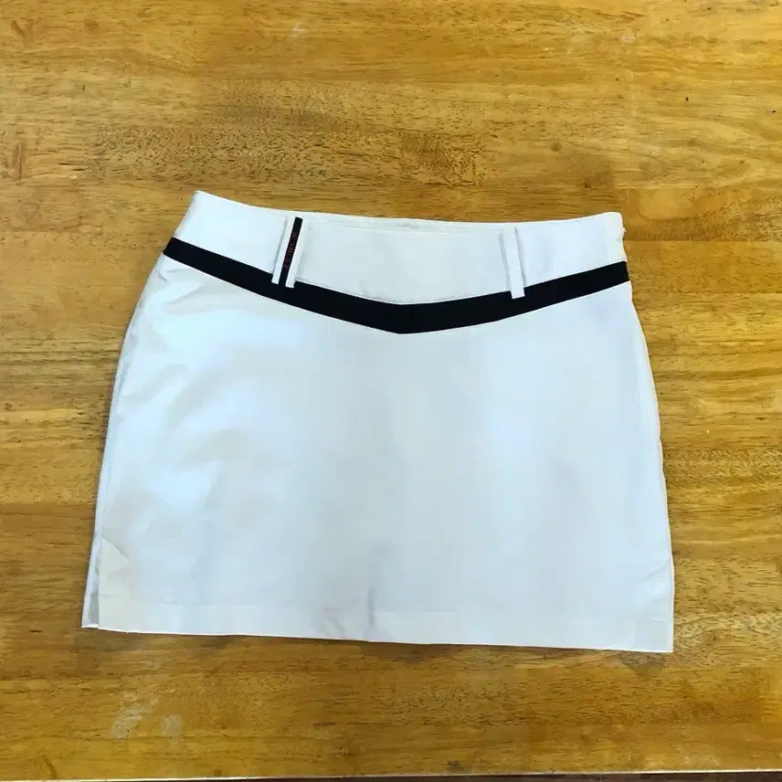 [BUNJANG] WAAC White Golf Skirt Size 67 / 와이드앵글 화이트 골프 스커트 67