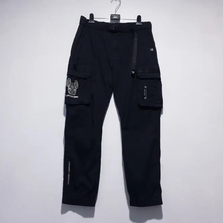 [BUNJANG] Life Work L1 Logo Tape Cargo Jogger Pants Black / L) 라이프워크 신형 24ss L1 로고 테이프 카고 조거팬츠 블랙 31-32