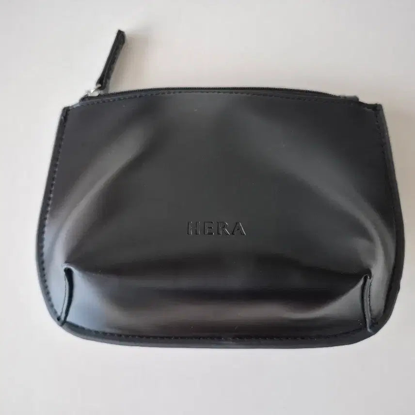 [BUNJANG] Hera Black Pouch / 헤라 블랙 파우치(새상품)(필요하시면 안경닦이 2장.머리핀 같이 드릴께요~)