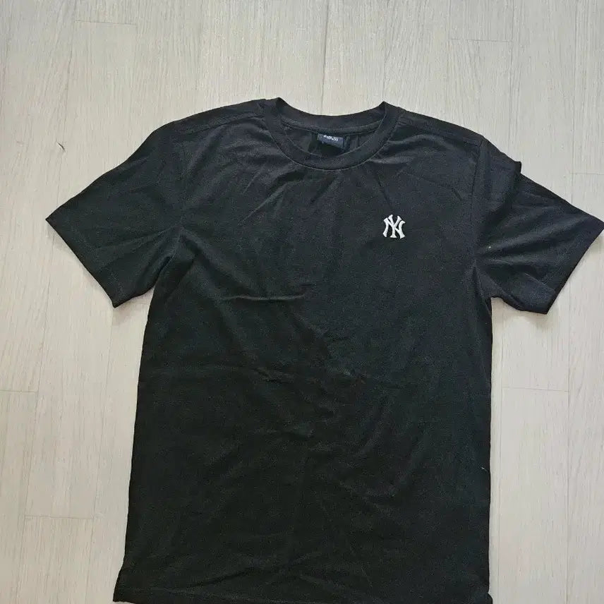 [BUNJANG] New York Yankees Short Sleeve T-Shirt - Size S / 뉴욕양키즈 반팔티 - S 사이즈