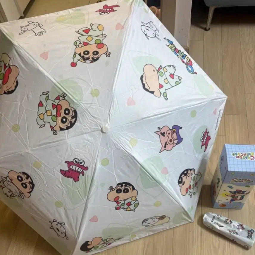 [BUNJANG] Crayon Shin-chan Character Folding Umbrella / 크레용 신짱 캐릭터 우산
