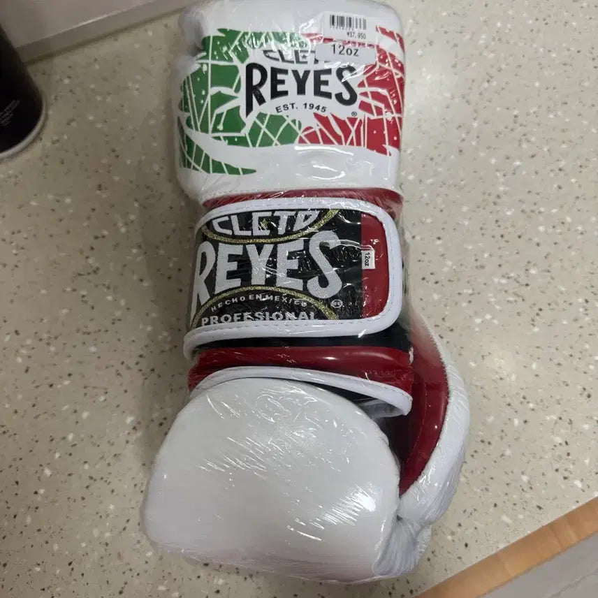 [BUNJANG] Reyes Boxing Gloves 12oz (Unsealed) / 미개봉 레예스 복싱 글러브 12oz 판매합니다