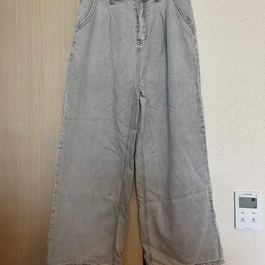[BUNJANG] Women's Summer Thin Light Wash Wide Leg Denim Pants (Size L) / L 28-29 여름용 얇은 연청 와이드 데님 팬츠 (J5)