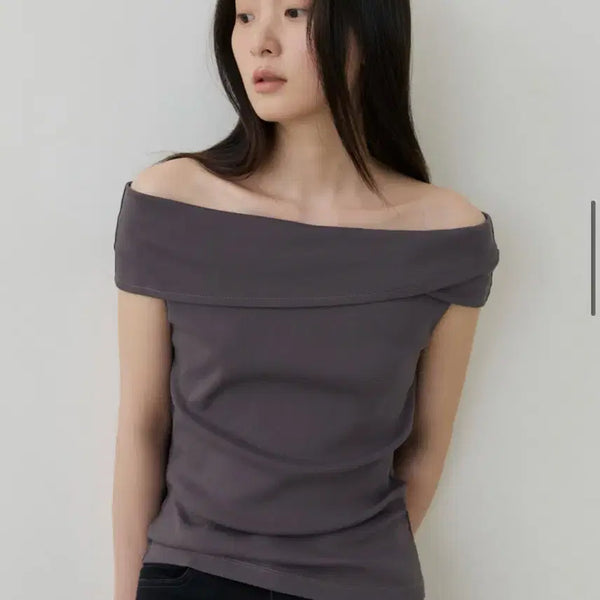 [BUNJANG] Towav NUVE Off Shoulder Tee - Charcoal / 토와브 towav NUVE OFF SHOULDER TEE_CHARCOAL