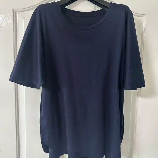 [BUNJANG] The iZ Collection Navy Round Neck Short Sleeve T-Shirt / 더아이잗컬렉션 네이비 라운드넥 반팔 티셔츠