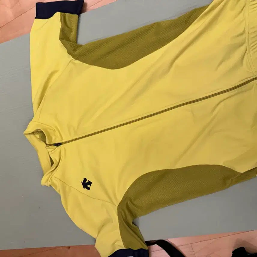 [BUNJANG] Descente Cycle Jersey (XL) Bundle Set with Santini Bib Shorts (XL) / 빅사이즈 데상트 사이클 저지 2벌 + 산티니(Santini) 빕숏 XL 일괄