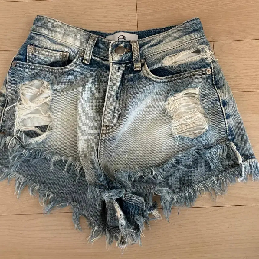[BUNJANG] Bohemian Seoul Damage Wash Denim Shorts / 보헤미안서울 데미지 데님 워싱 쇼츠 반바지 s