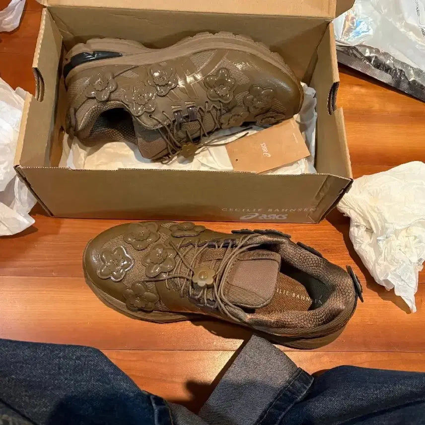 [BUNJANG] Asics x Cecilie Bahnsen Gel-Terrain Sepia Sneakers (255) / 아식스 x 세실리아반센 젤 터레인 255
