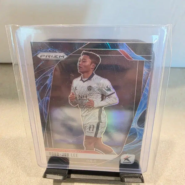 [BUNJANG] K League Prism Lee Dong-jun Genesis Card / K리그 프리즘 김천상무(현 전북현대) 이동준 제네시스 판매합니다