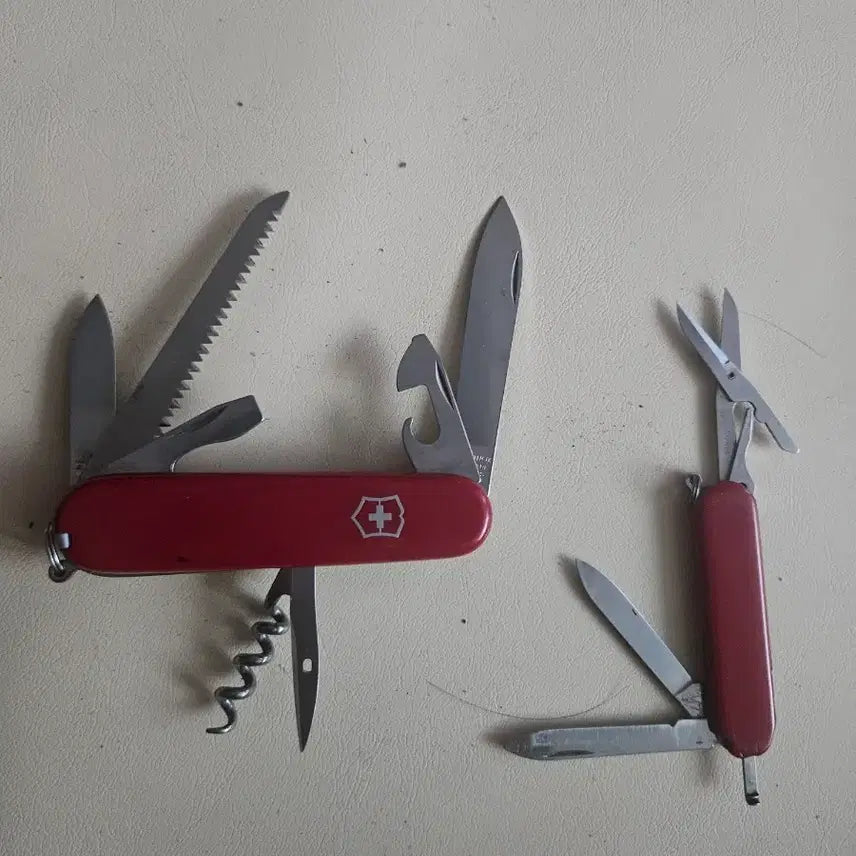 [BUNJANG] Victorinox 9cm Knife & Mini Knife Set / 빅토리녹스 9cm 와 미니형.  2개