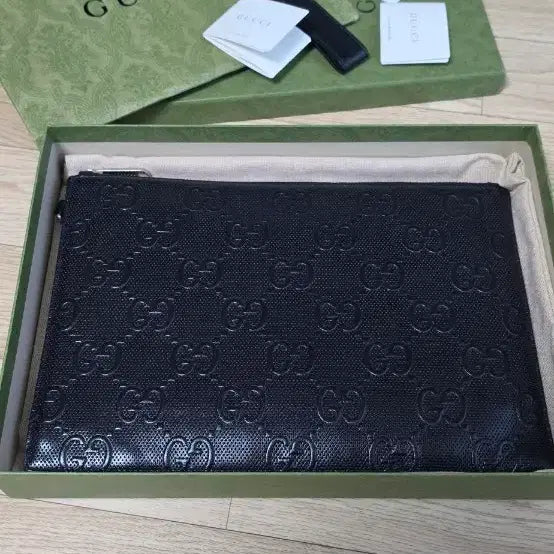 [BUNJANG] Gucci GG Embossed Strap Clutch / 구찌 GG 엠보스 스트랩 클러치