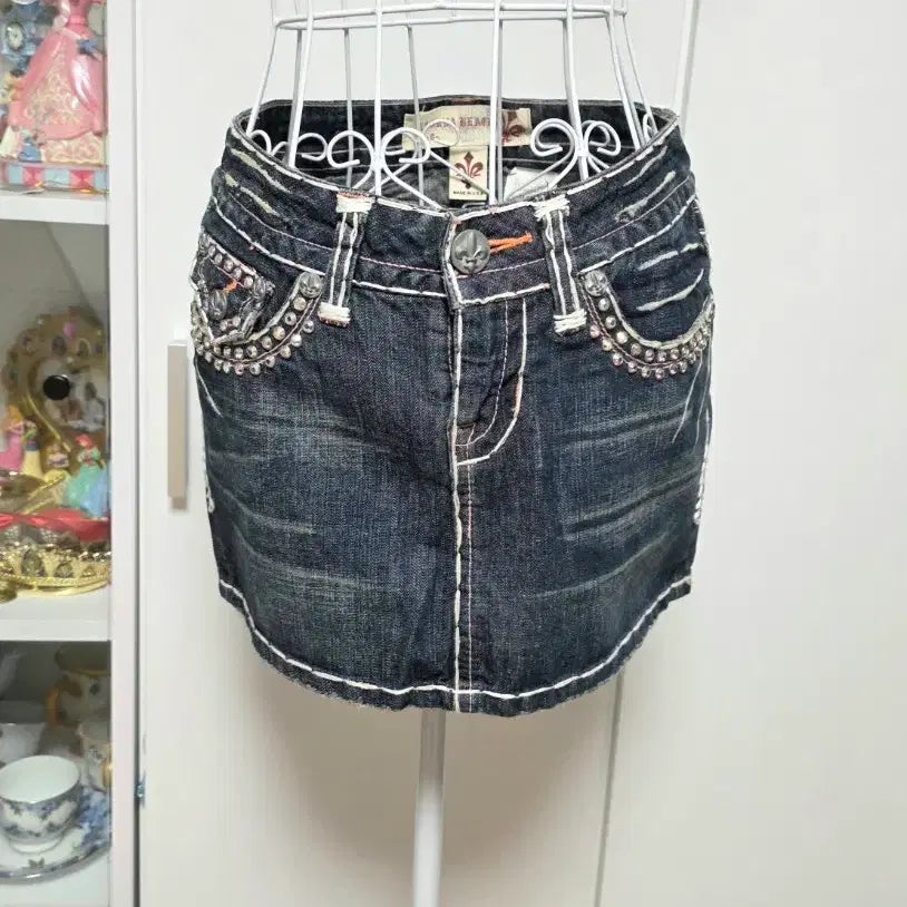 [BUNJANG] Laguna Beach Embroidered Denim Skirt / 라구나비치 자수 데님 스커트