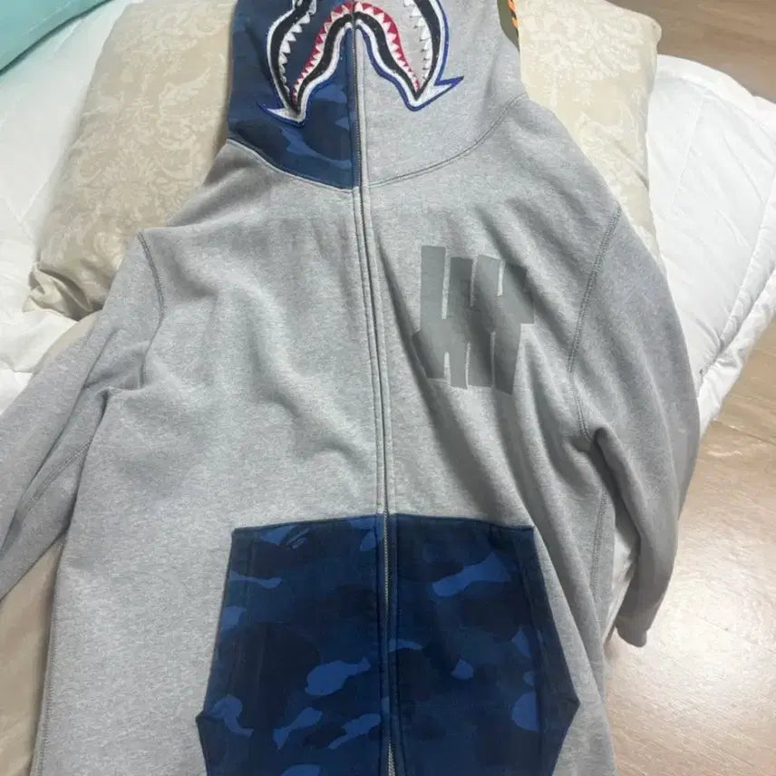 [BUNJANG] BAPE x UNDFTD Shark Full Zip Hoodie / 정품 베이프샤크 X 언티핏 후드집업