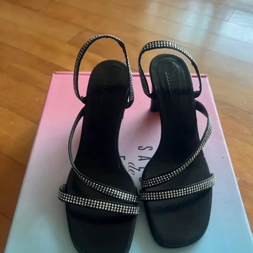 [BUNJANG] MISOFE Cubic Strap Sandals / 미소페 큐빅 스트랩 샌들 245
