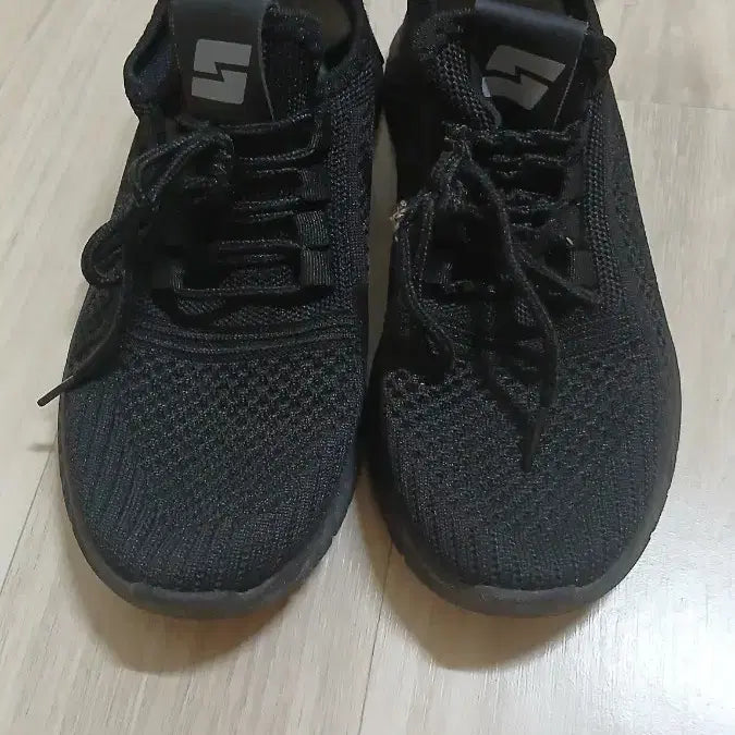 [BUNJANG] Skechers Unisex World Cup Sneakers / 여성신발 스케처스 운동화 +월드컵 운동화 남녀공용-- 2개 개당가격이에요