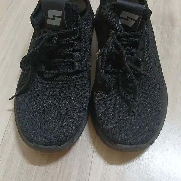 [BUNJANG] Skechers Unisex World Cup Sneakers / 여성신발 스케처스 운동화 +월드컵 운동화 남녀공용-- 2개 개당가격이에요