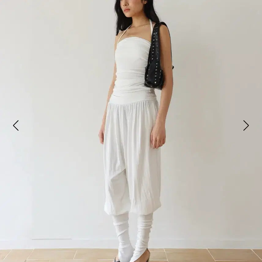 [BUNJANG] MMM Halter Neck Sleeveless Top / MMM 홀터넥나시